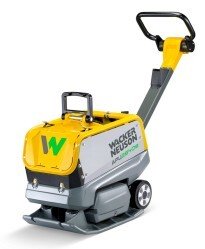 WACKER NEUSON APU 2840e - Akku Rüttelplatte reversierbar mit 180 kg -