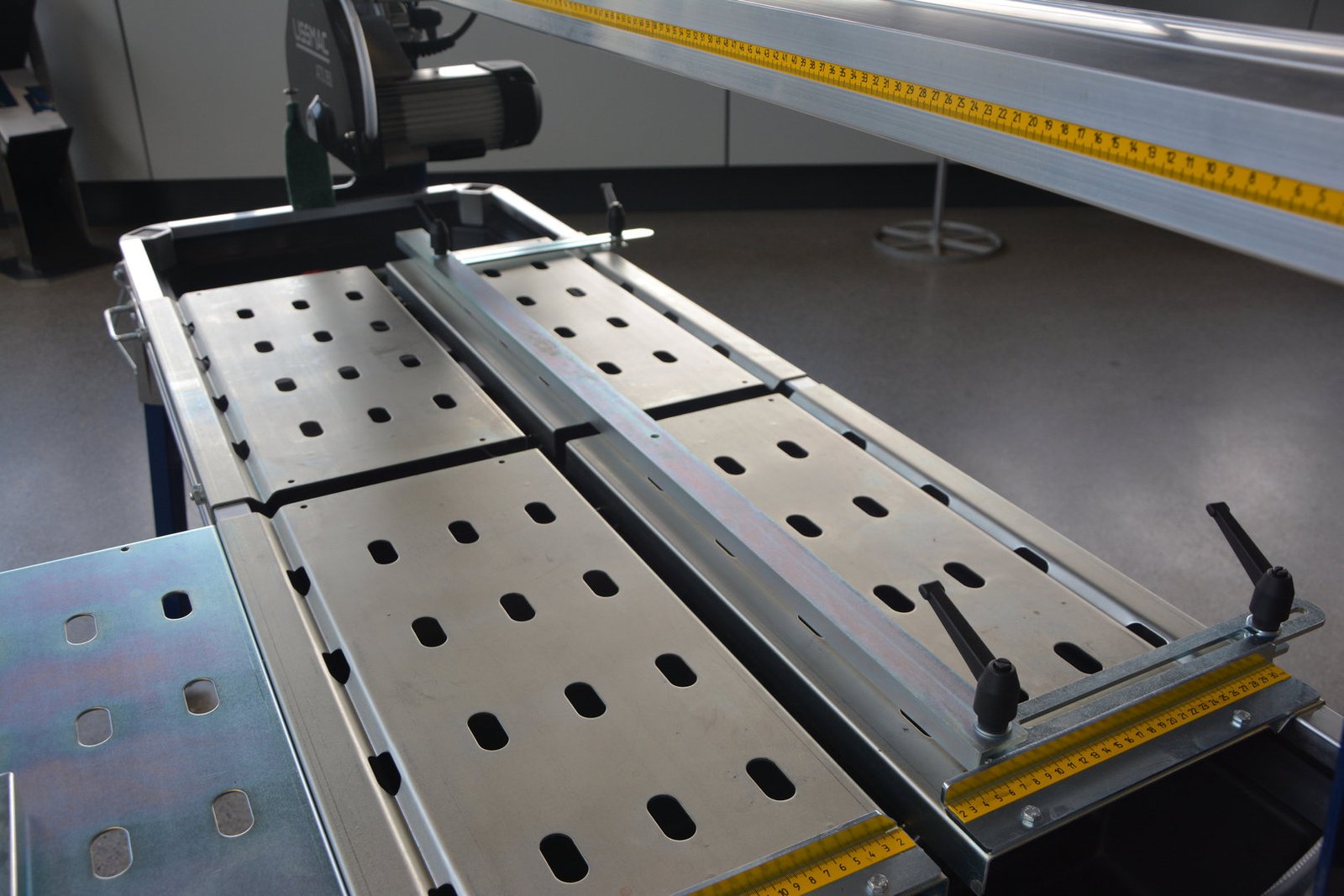 ats350seitenanschlag.jpg ats350seitenanschlag.jpg