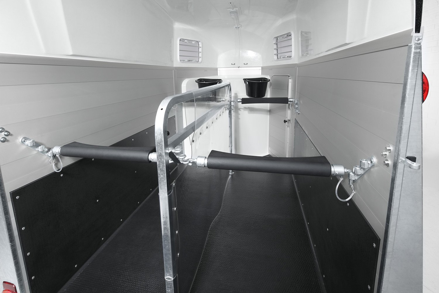 hu7617_humbaur_xanthos_aero_2700_s_7vVlNZARyRoG5T.jpg hu7617_humbaur_xanthos_aero_2700_s_7vVlNZARyRoG5T.jpg