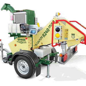 NEGRI Biohäcksler R240 / Benzin- oder Diesel-Häcksler mit Straßenfahrwerk -